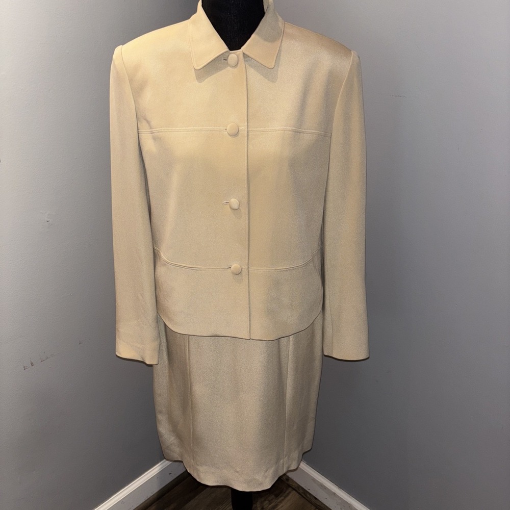 VTGโ Jones New York Women's 8P Beige Silk 2 Piece Dress/jacket Career Modest